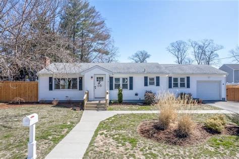 View details, map and photos of this single family property with 3 bedrooms and 2 total baths. . 4 west side drive johnston ri